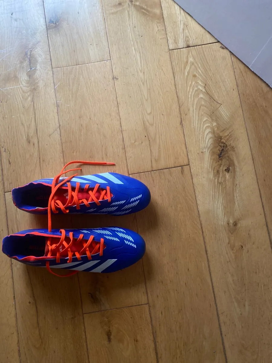 Football boots - Image 1