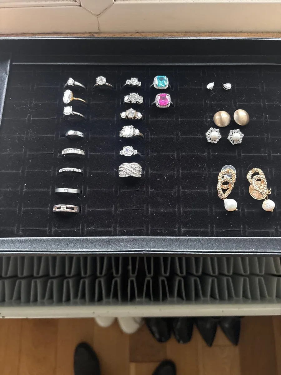 Sterling silver rings - Image 1