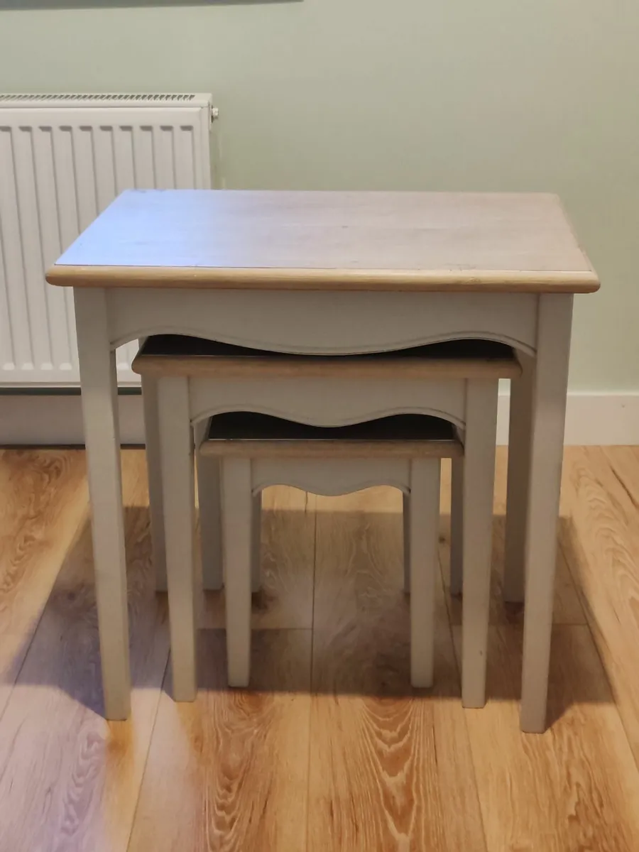 Nest of 3 tables - Image 4