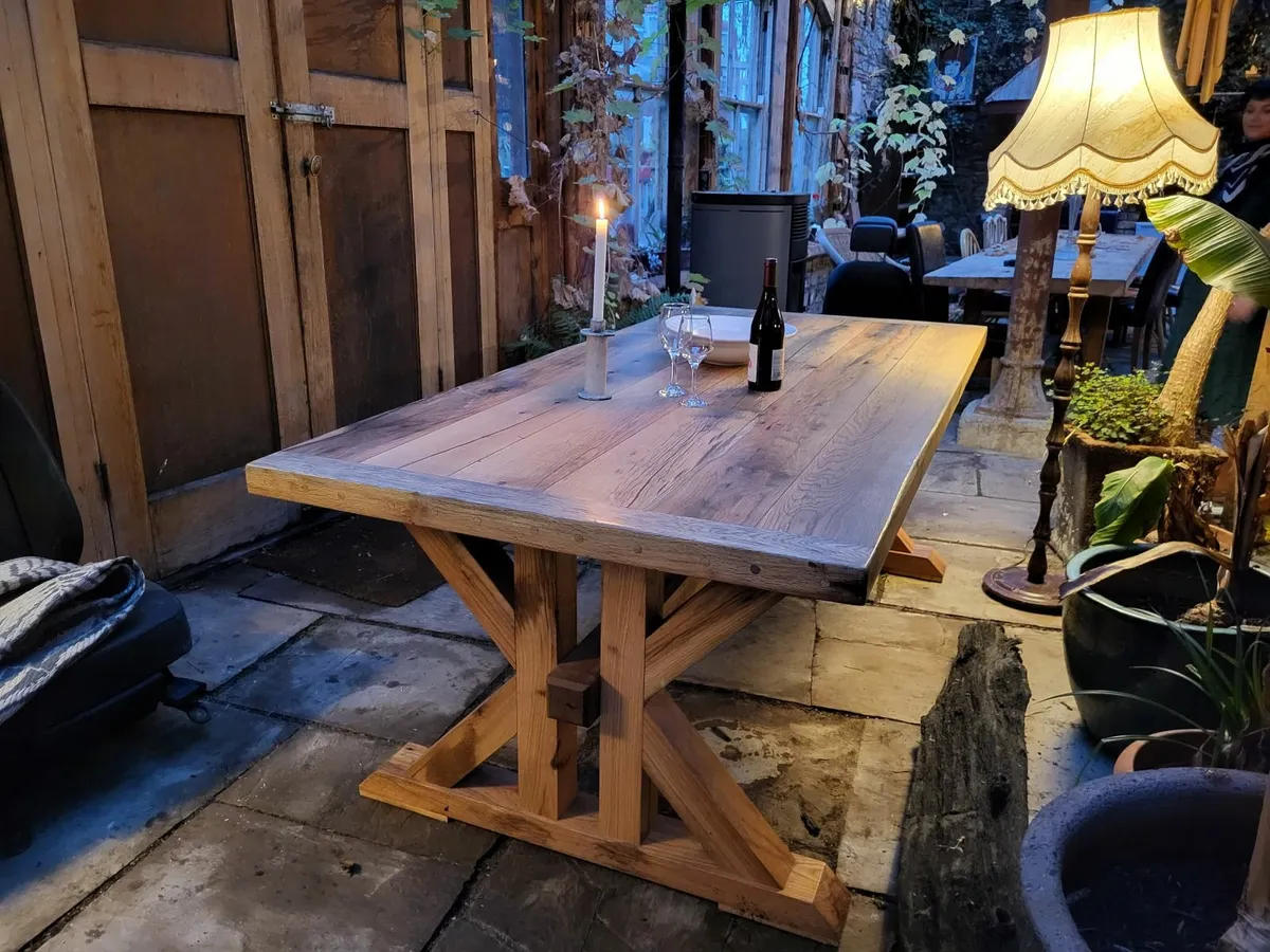 Traditional Oak Dining Table - Image 1