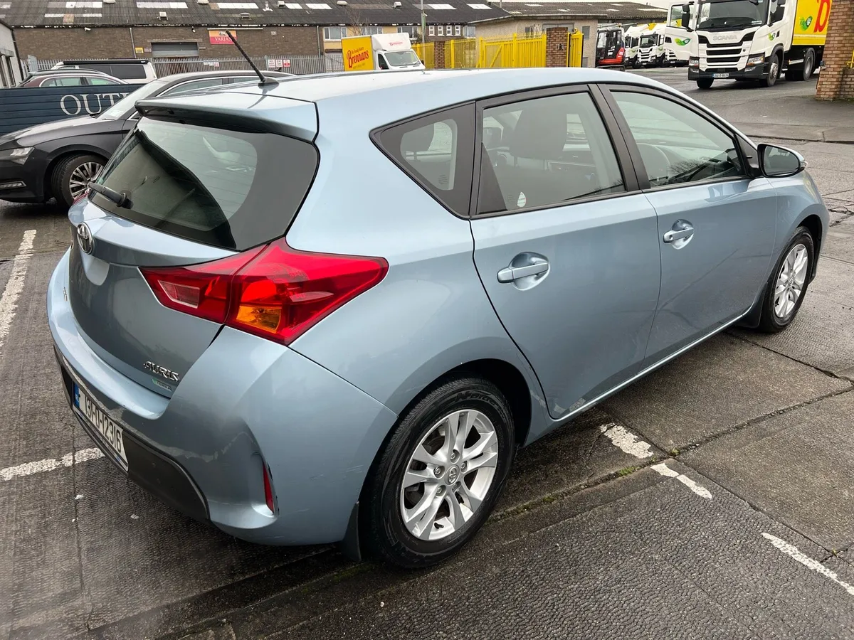 2013 Toyota Auris 1.3 NCT 07/26 - Image 2