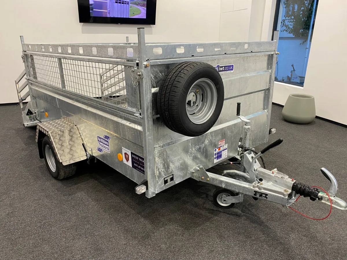 T823761  Q8e  8'2'' x  4'9'' Ifor Williams Trailer - Image 1