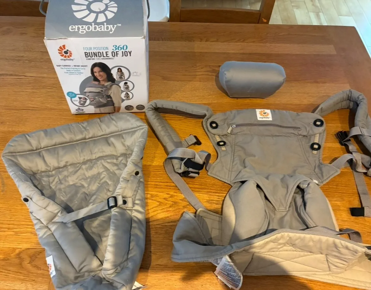 Ergobaby 360 baby bundle