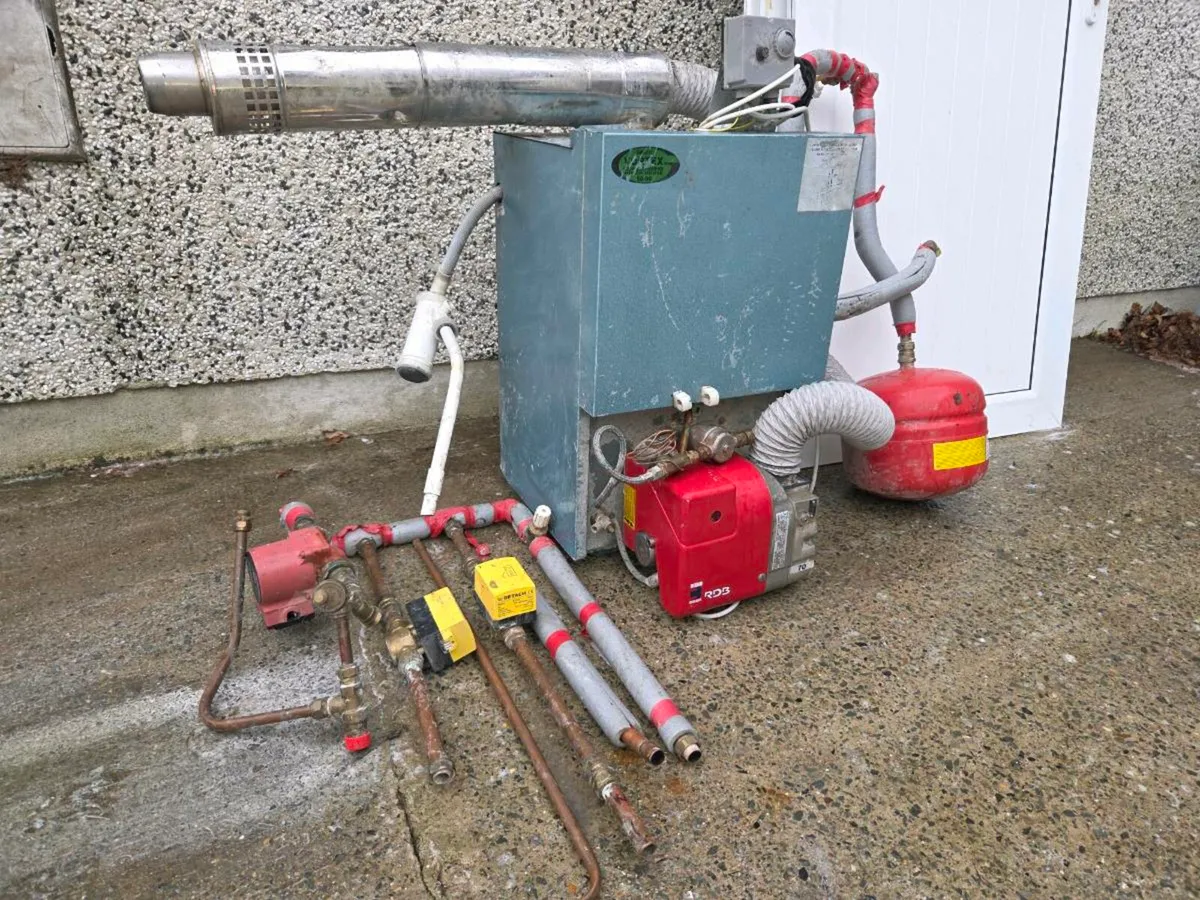 Condenser oil burner - Image 1