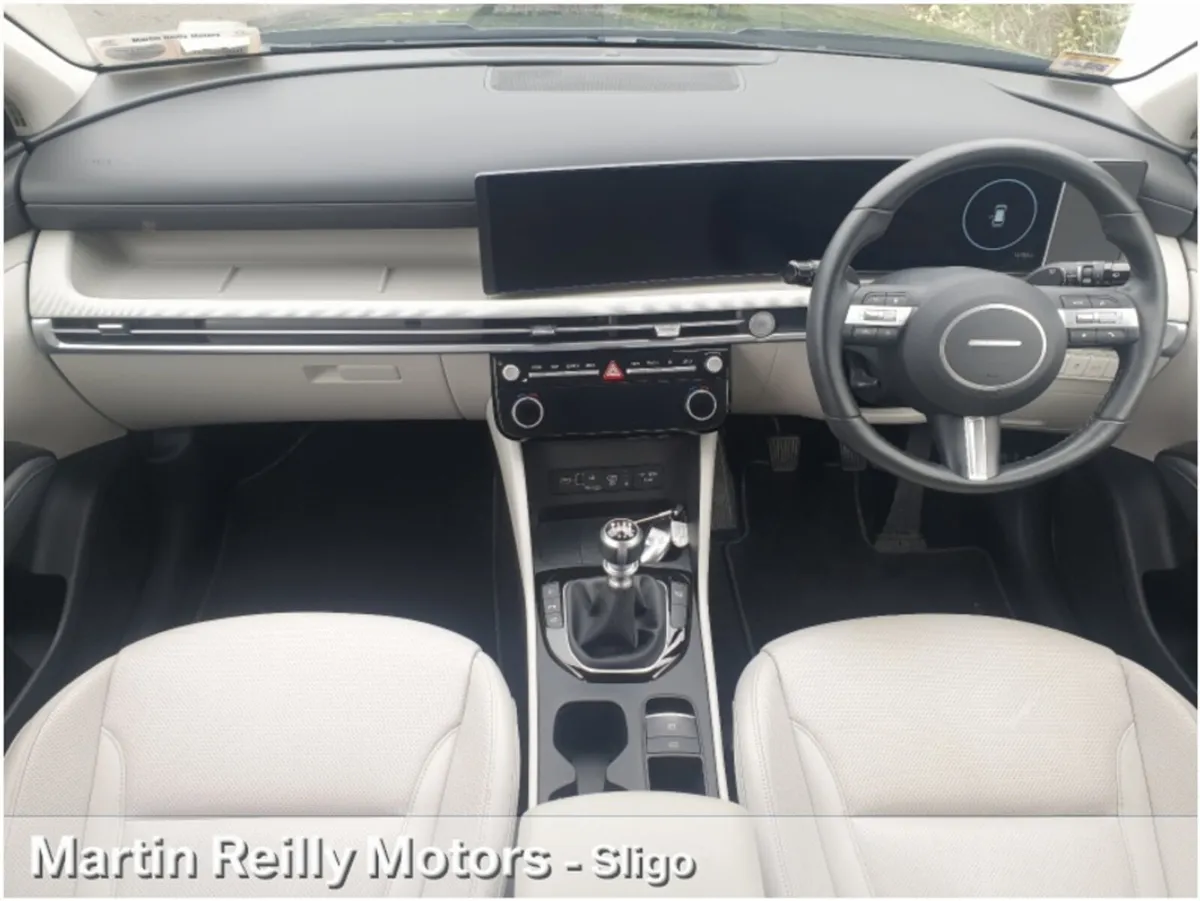 Hyundai Tucson Executive Plus 2-Tone - Image 2