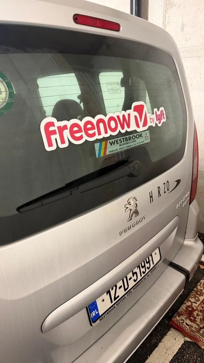 Peugeot Partner Tepee 2012 - Image 1