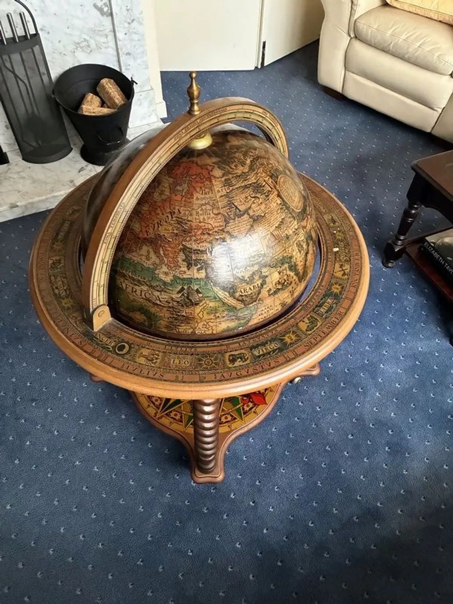 globe drinks cabinet - Image 1