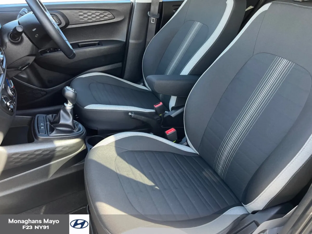 Hyundai i10 DELUXE 1.0 PETROL 5DR - Image 4