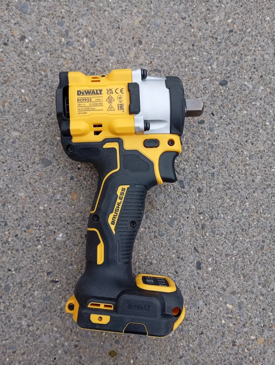 DeWalt dcf922 Impact Wrench - Image 3