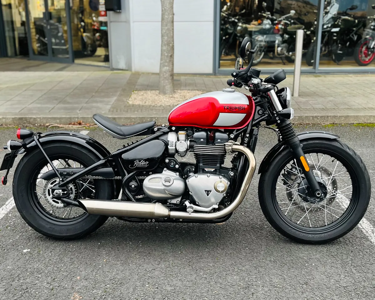 TRIUMPH BONNEVILLE BOBBER - Image 1