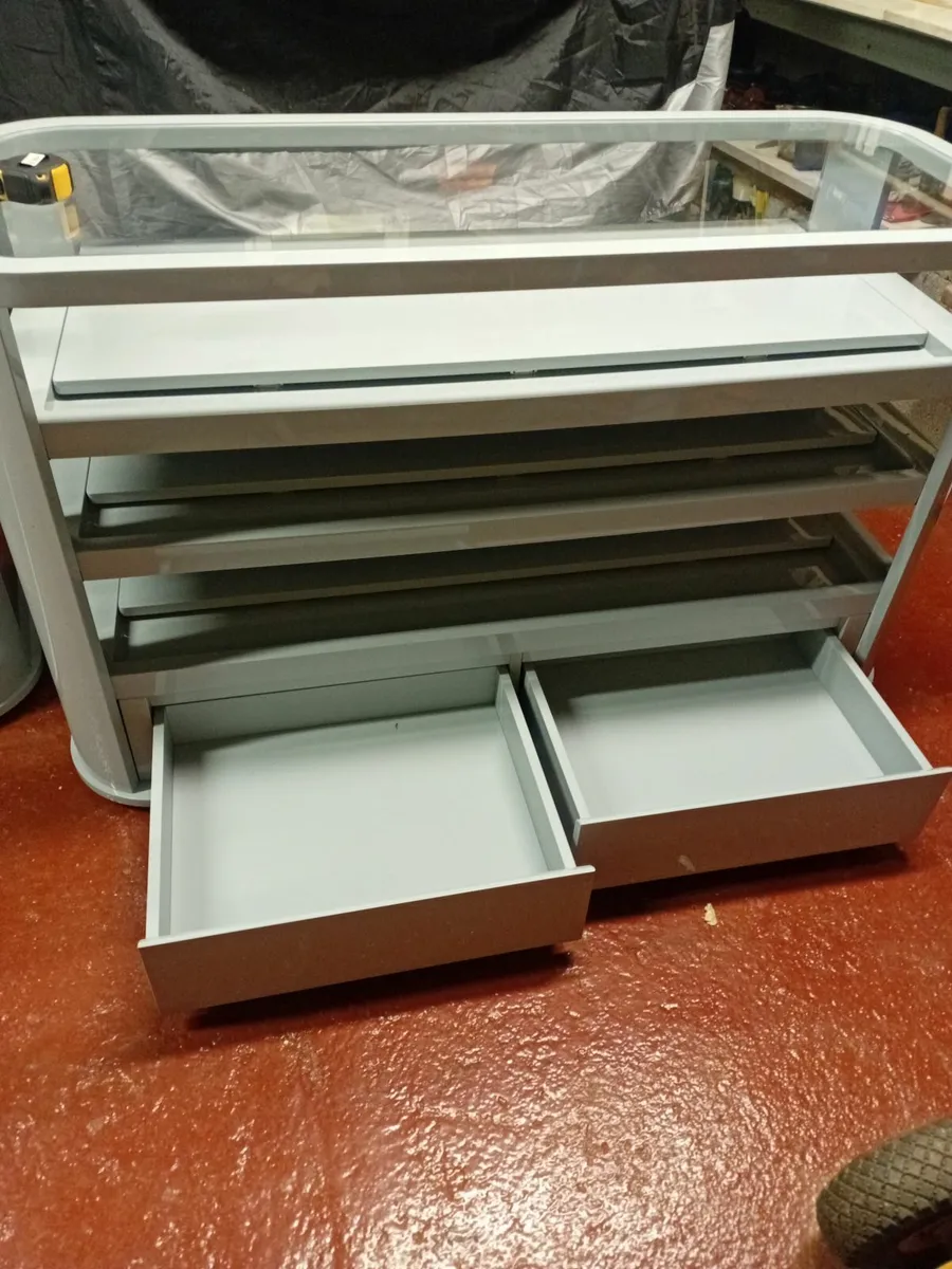 Retail  counter  top - Image 2