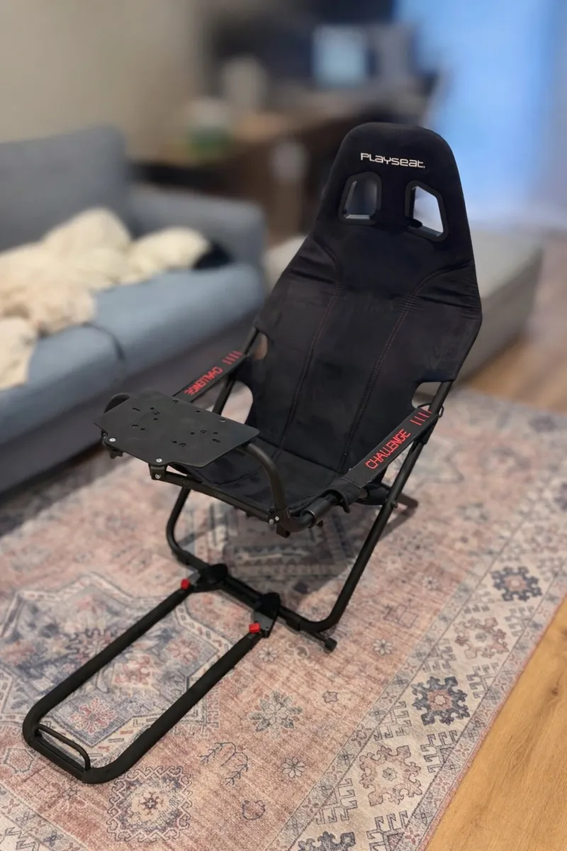 Playseat Challenge foldable sim racing seat - Image 1