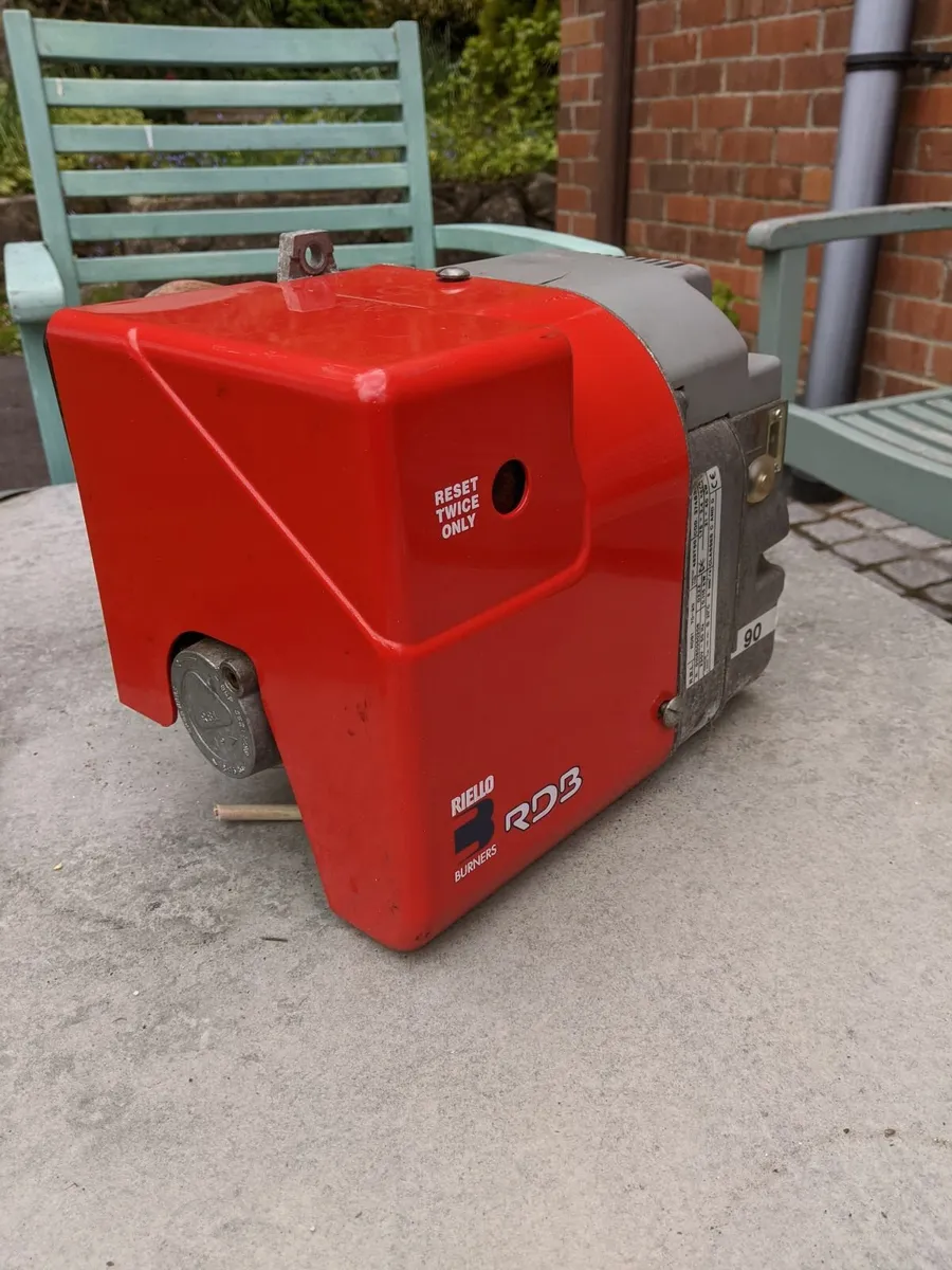 Kerosene and gas oil burner - Image 1