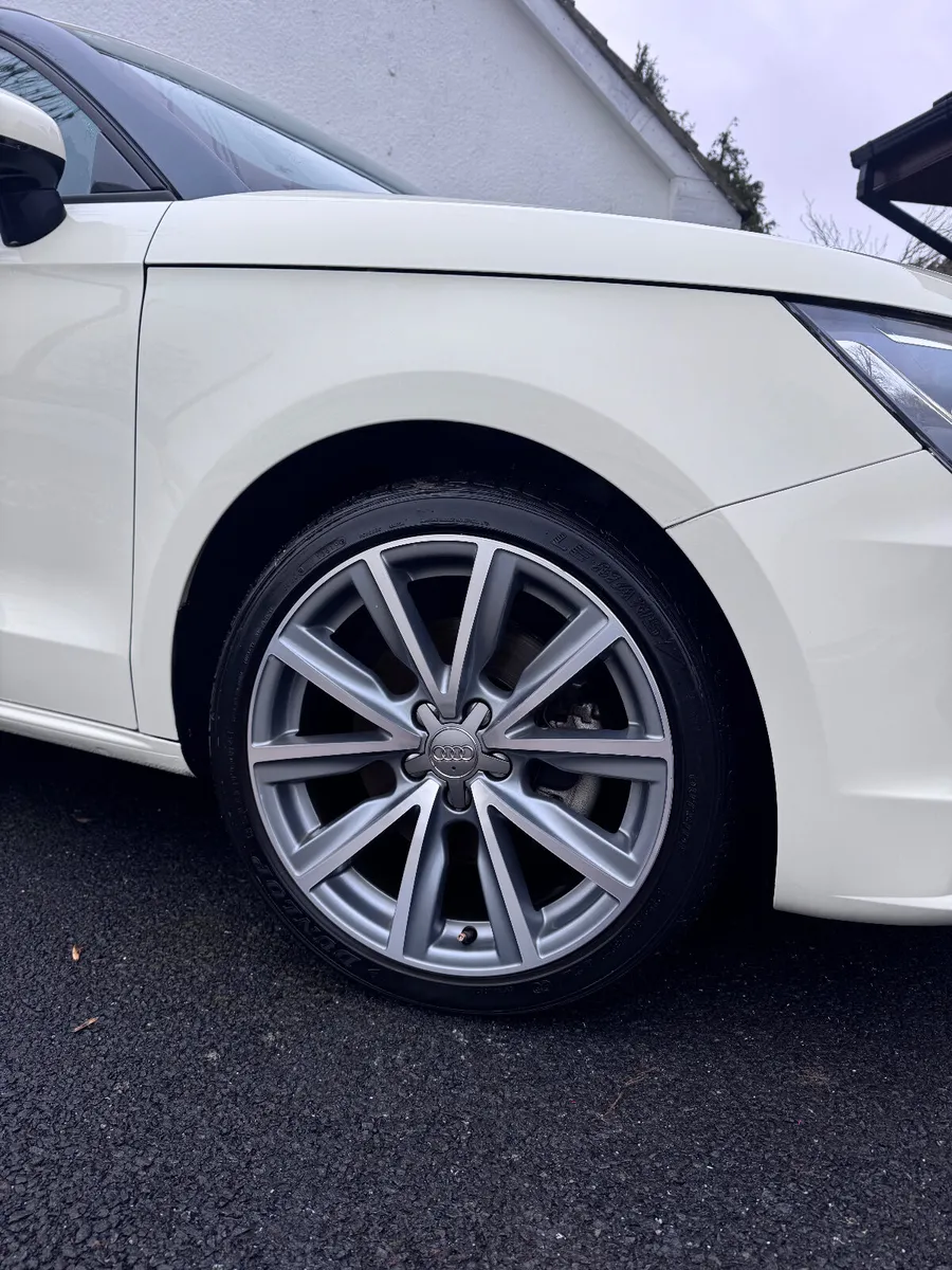 2011 Audi a1 only 37000km - Image 2