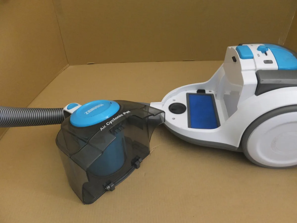 ZANUSSI vacuum cleaner - Image 4