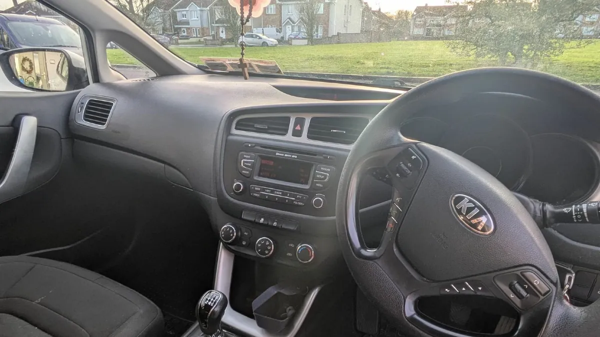 Kia Ceed 2014 - Image 2