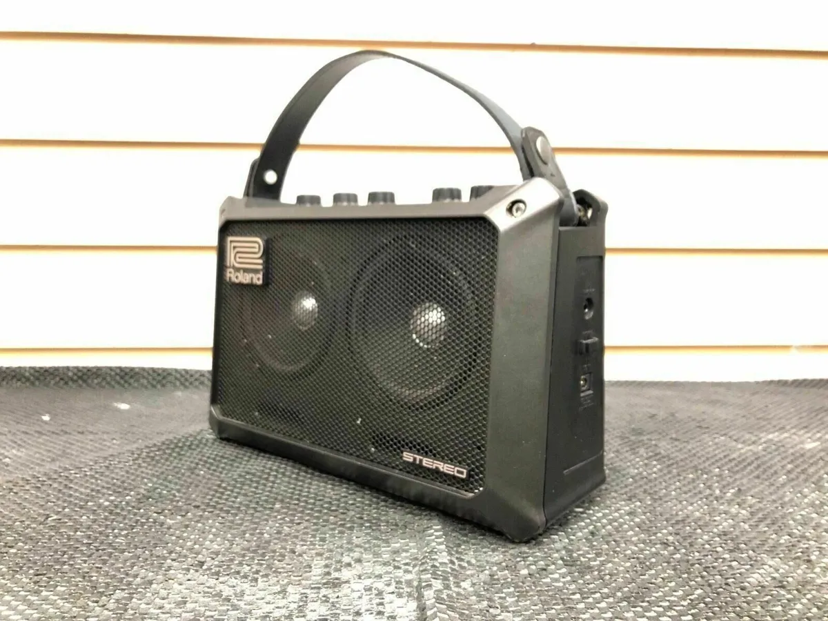 Roland Mobile Cube Guitar Amp - Image 1