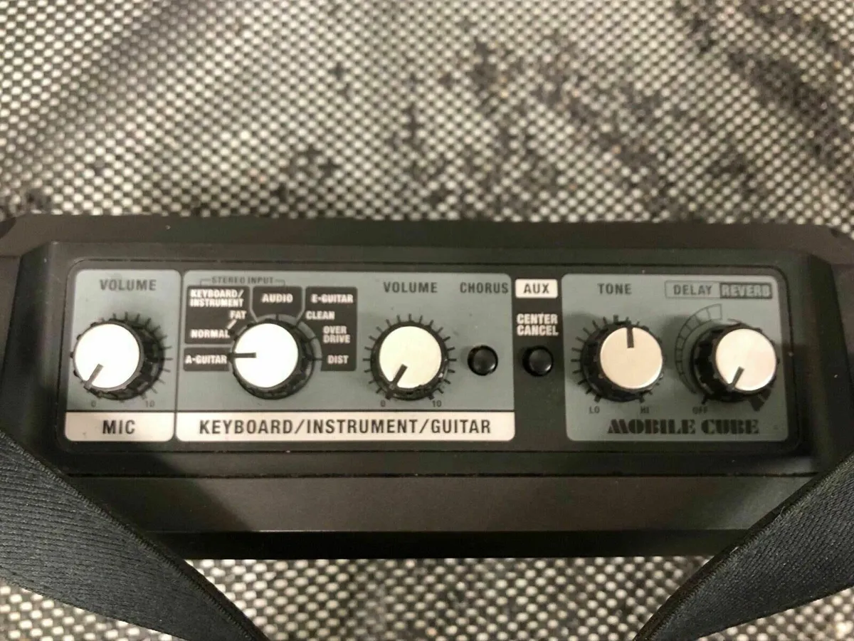 Roland Mobile Cube Guitar Amp - Image 3