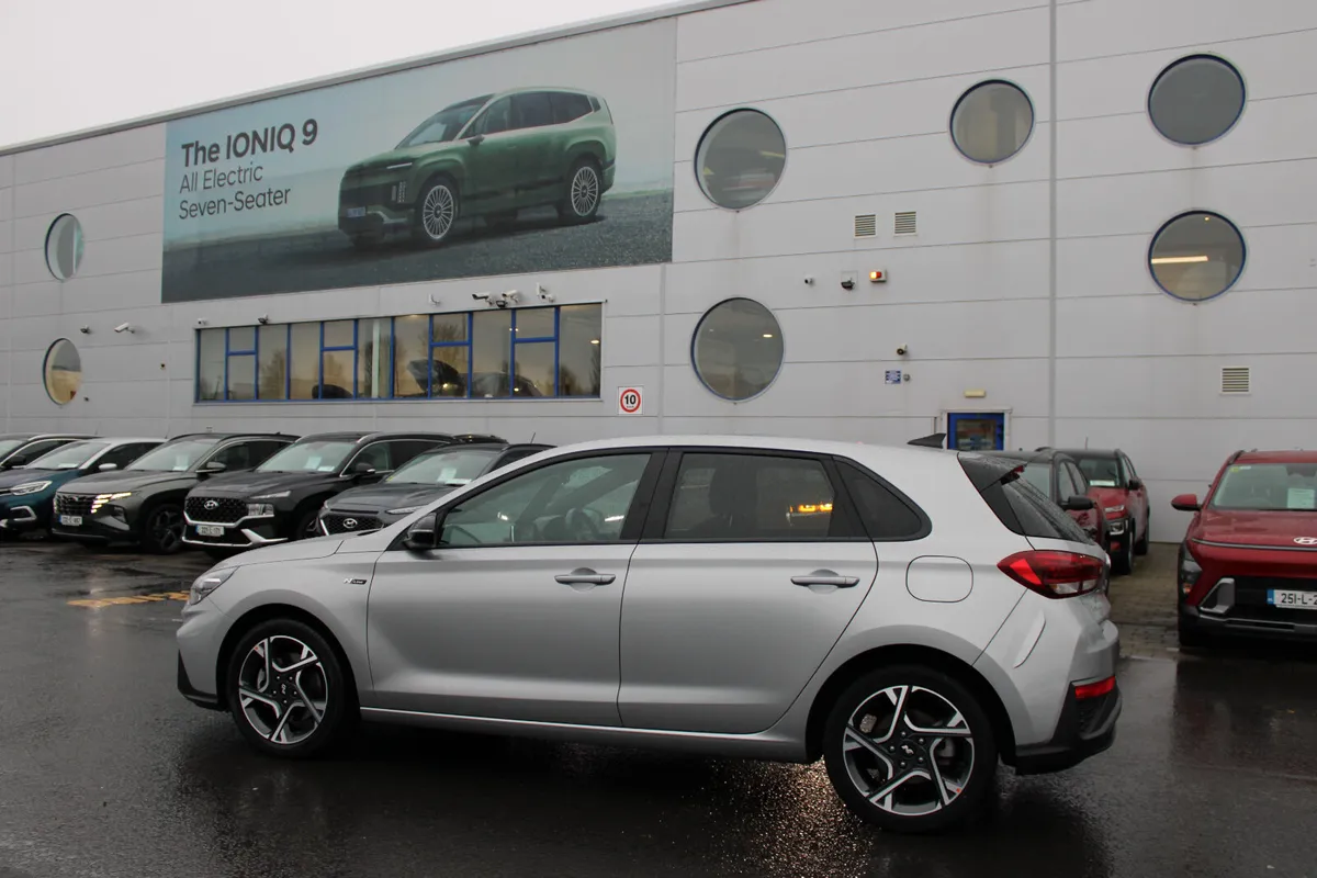 Hyundai i30 2023 - Image 2