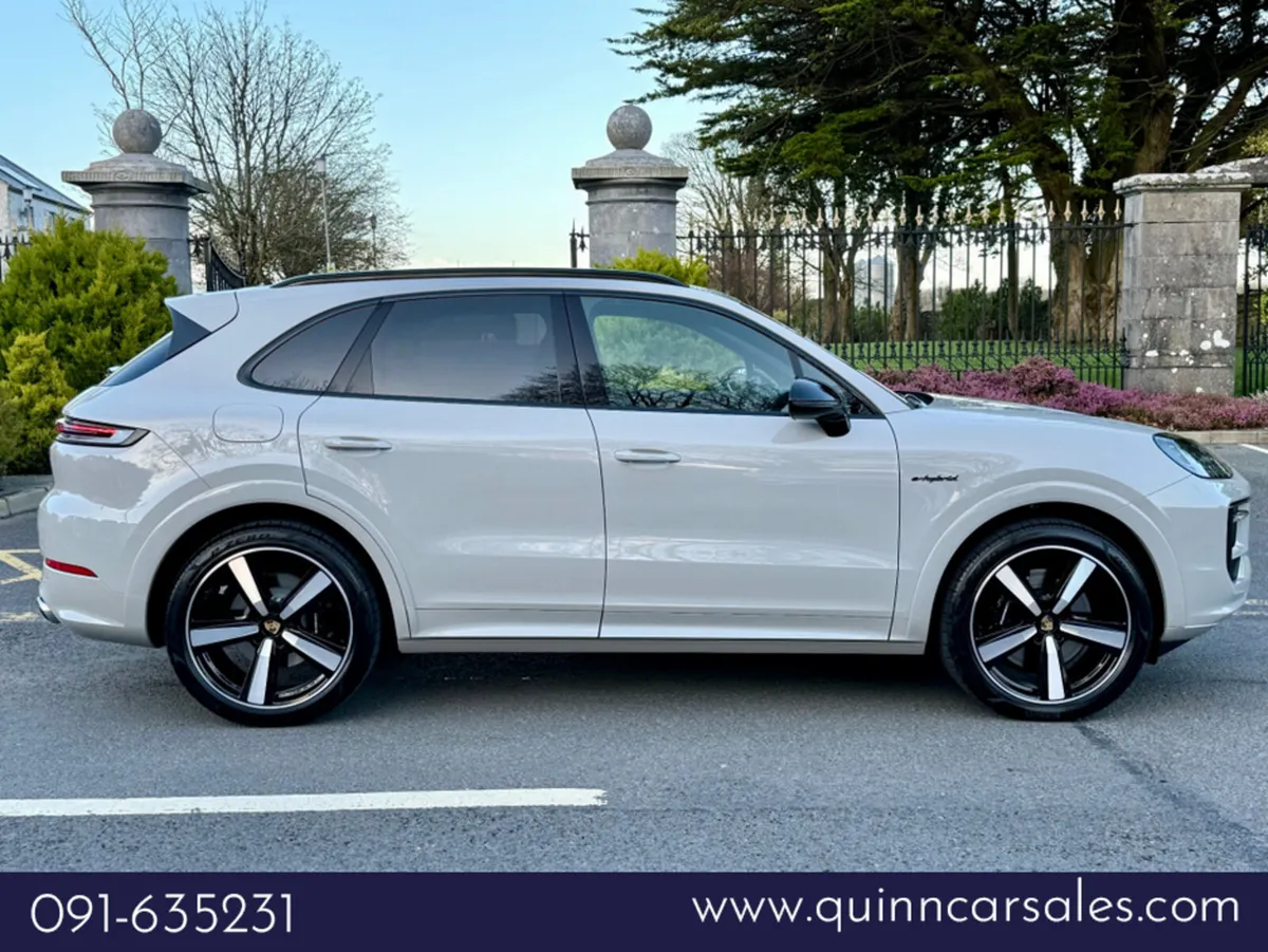 Porsche Cayenne ==SOLD==3.0 V6 E-HYBRID==HIGH SPEC - Image 2