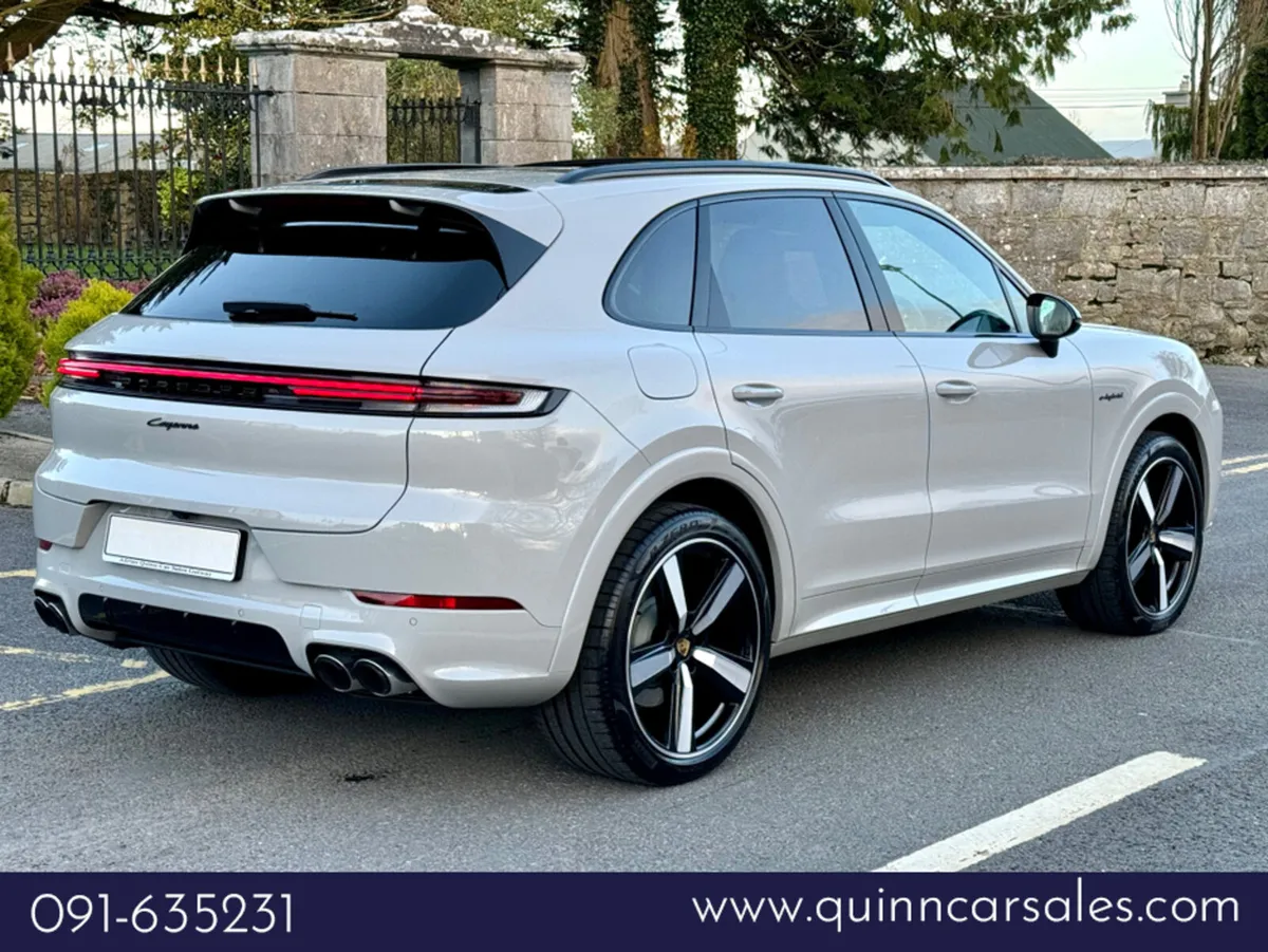 Porsche Cayenne ==SOLD==3.0 V6 E-HYBRID==HIGH SPEC - Image 3