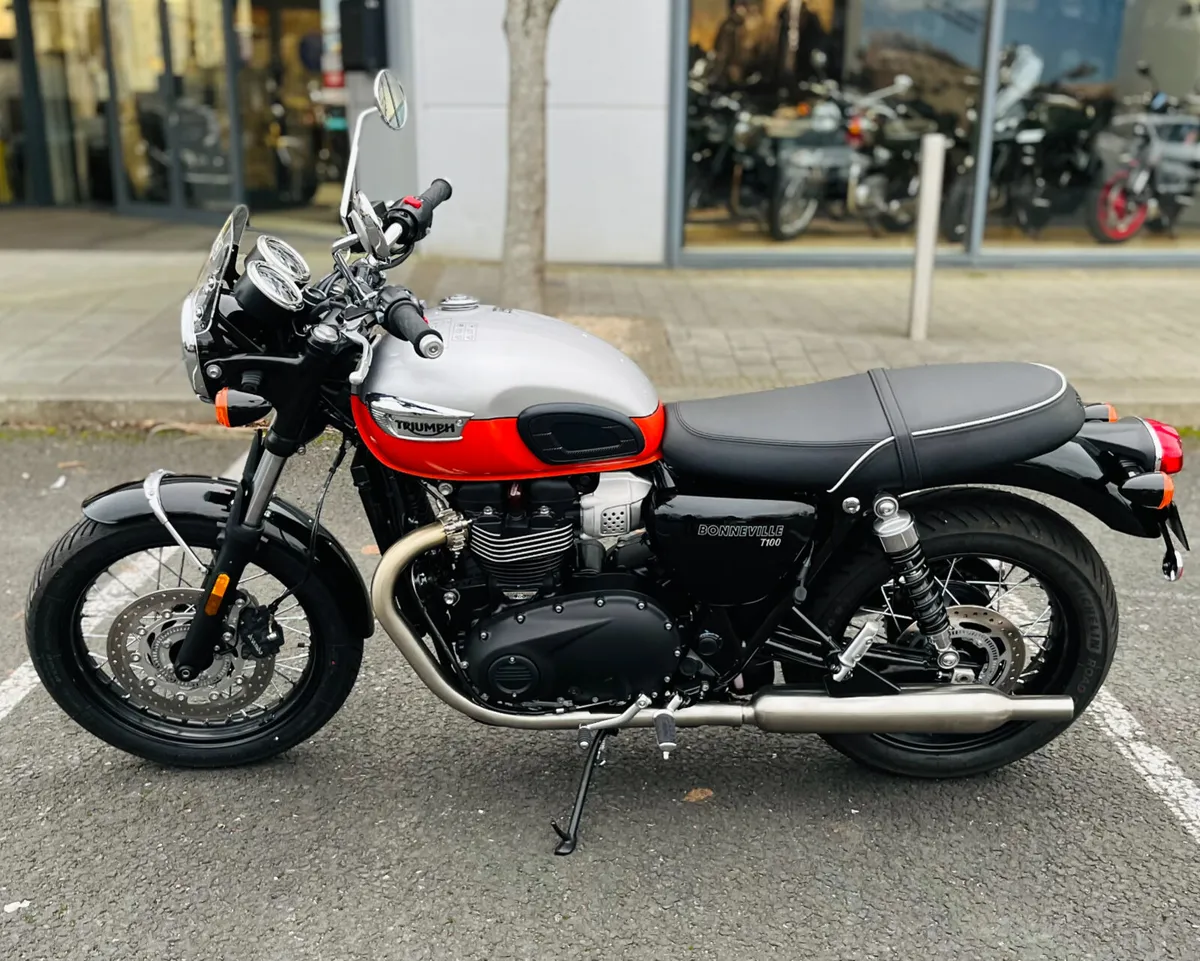 TRIUMPH BONNEVILLE T100 - Image 4