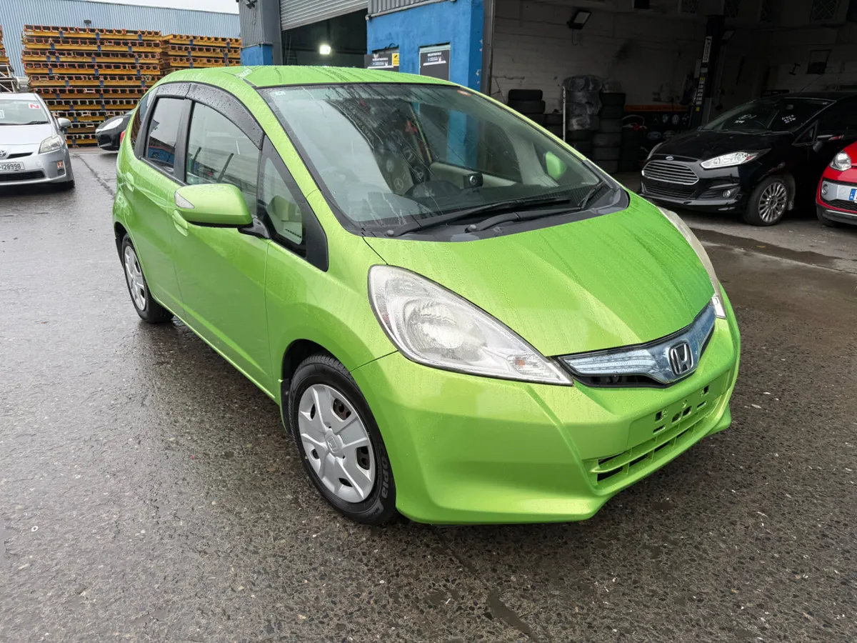 2012 Honda Fit Hybrid Automatic - Image 4