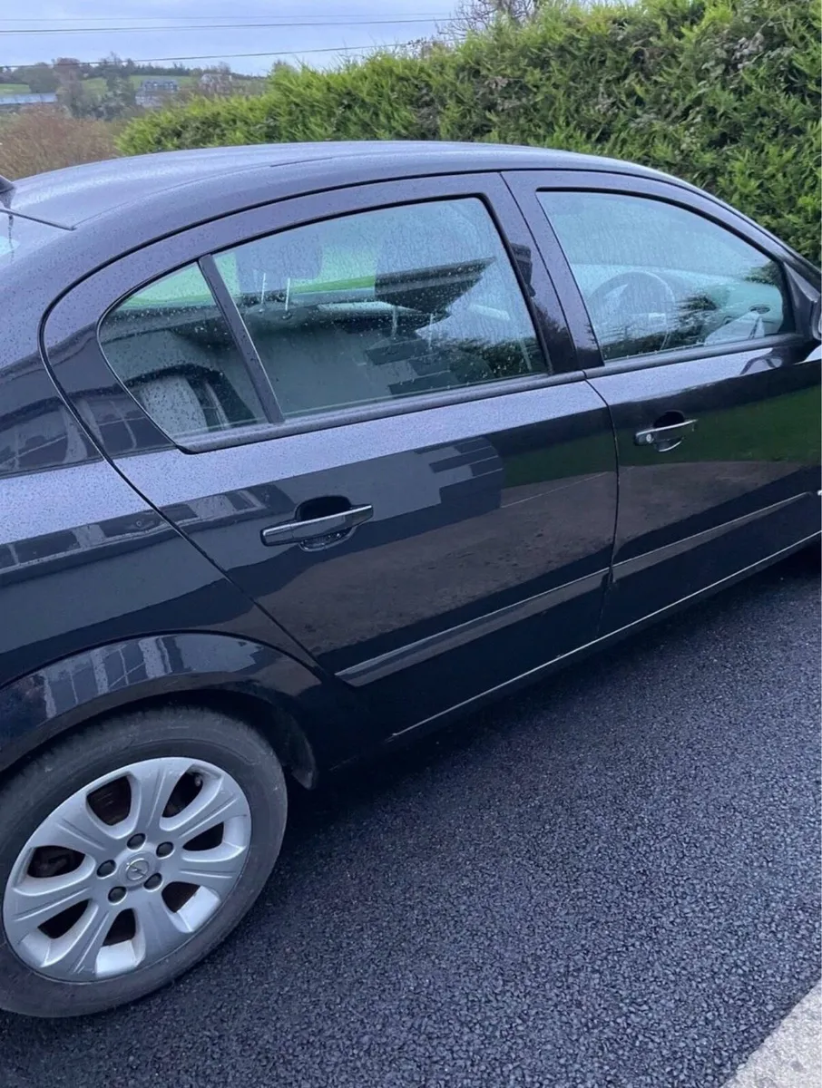 Opel Astra 1.6L NCT 10/26 Tax 7/26 only 109k mile - Image 3