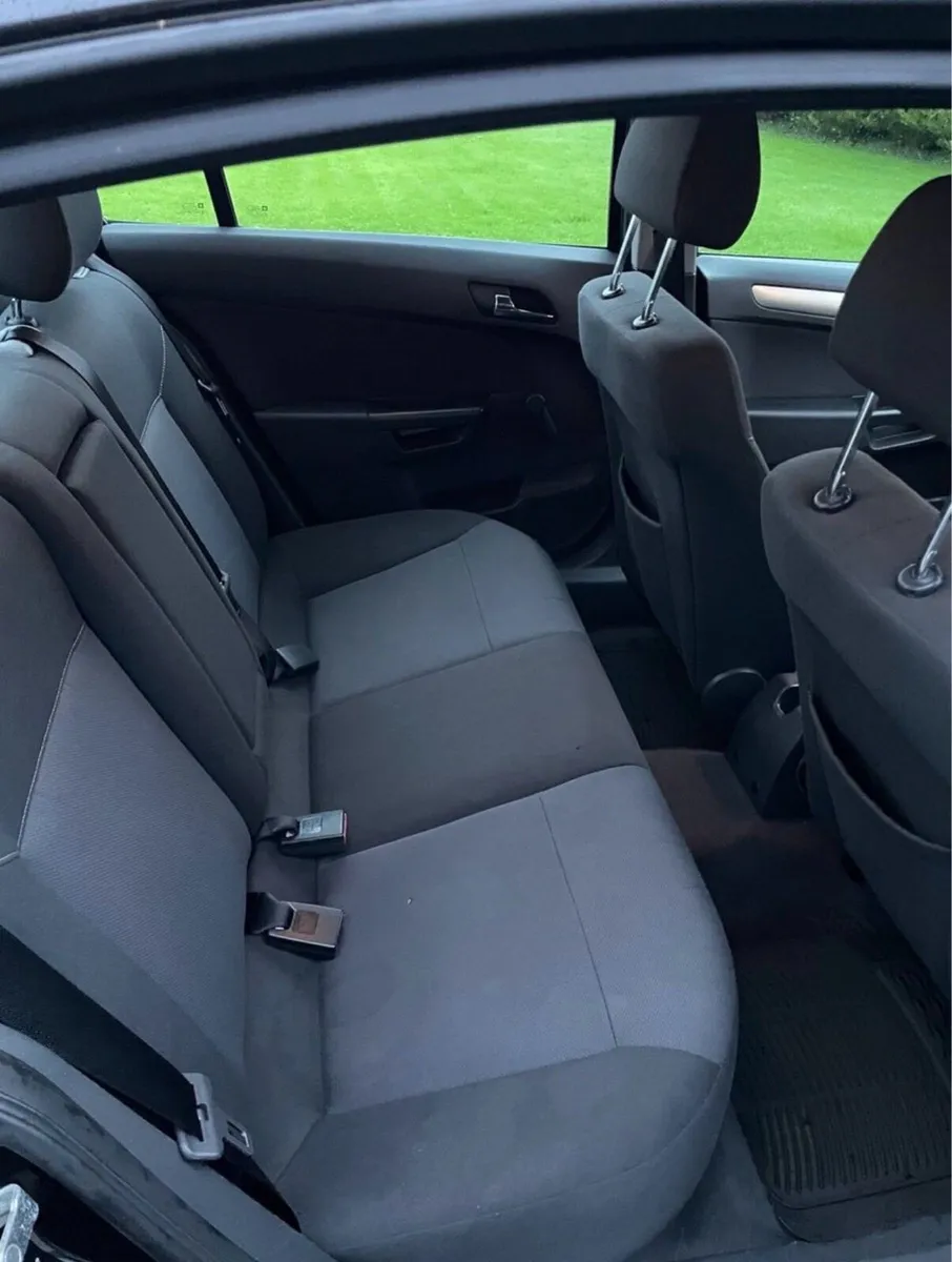 Opel Astra 1.6L NCT 10/26 Tax 7/26 only 109k mile - Image 4