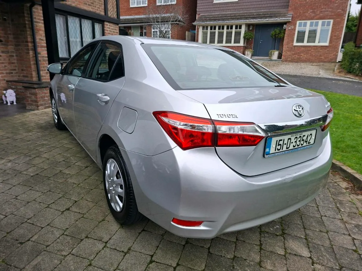 TOYOTA COROLLA 1.4 DIESEL SALOON 2015 VERY CLEAN - Image 4