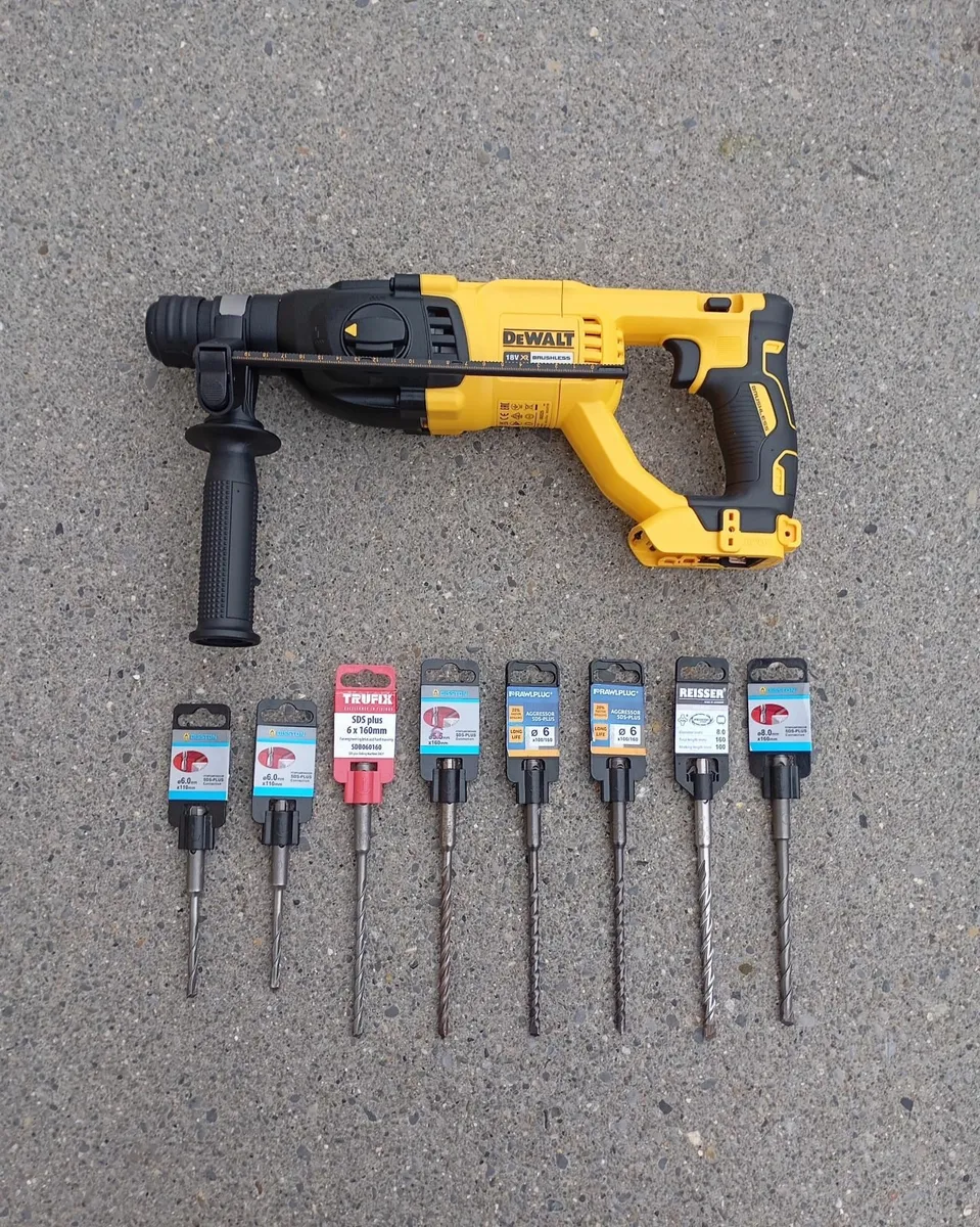 DeWalt dch033 SDS Masonry Drill - Image 1