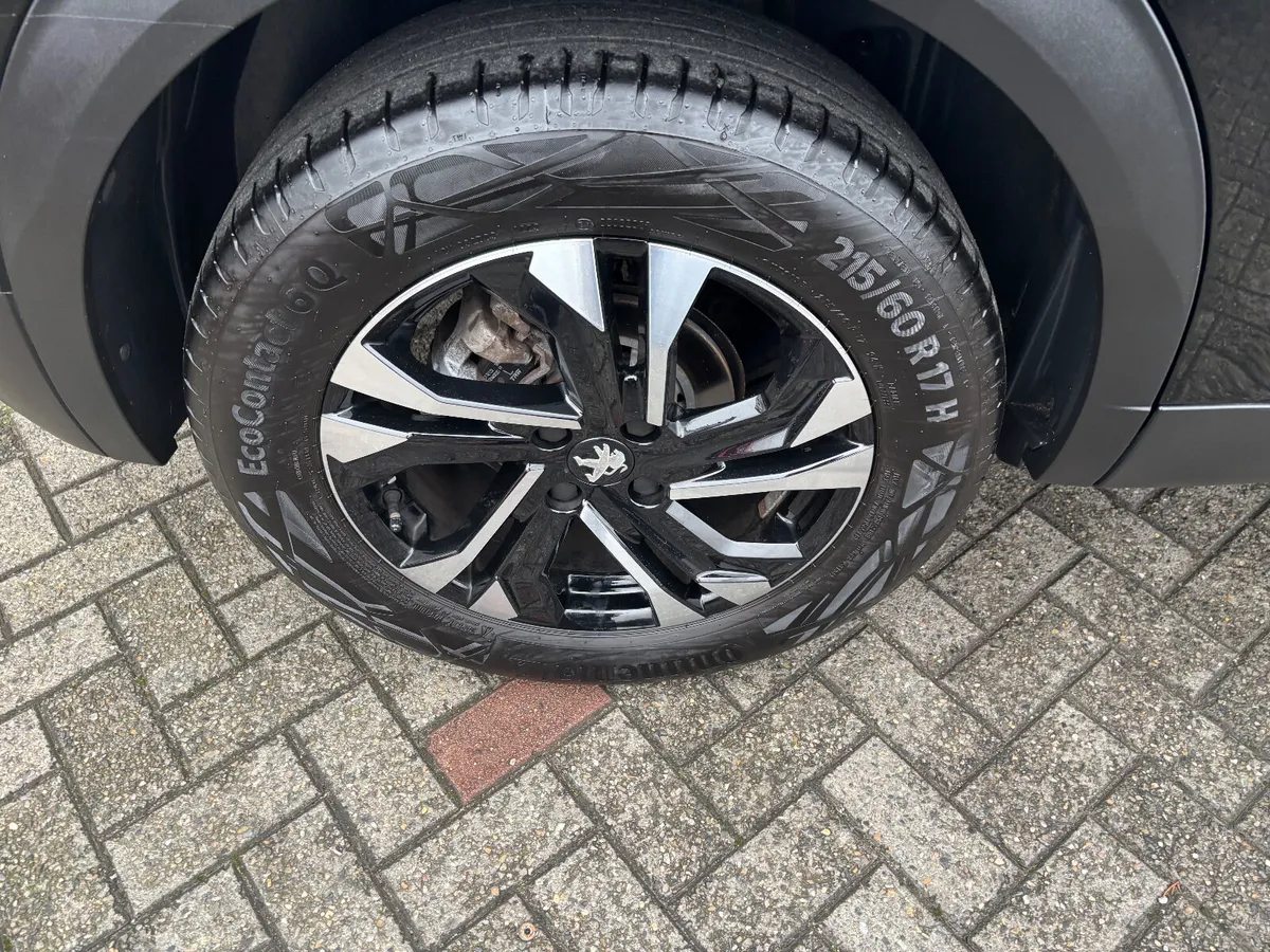 2023 Peugeot 2008 Allure 1.2 low mileage - Image 4