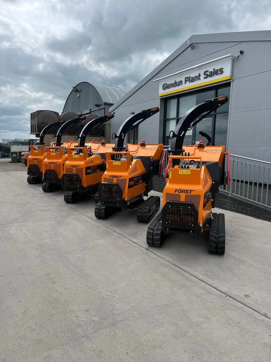 Forst tracked TR6D and TR8D woodchipper - Image 2