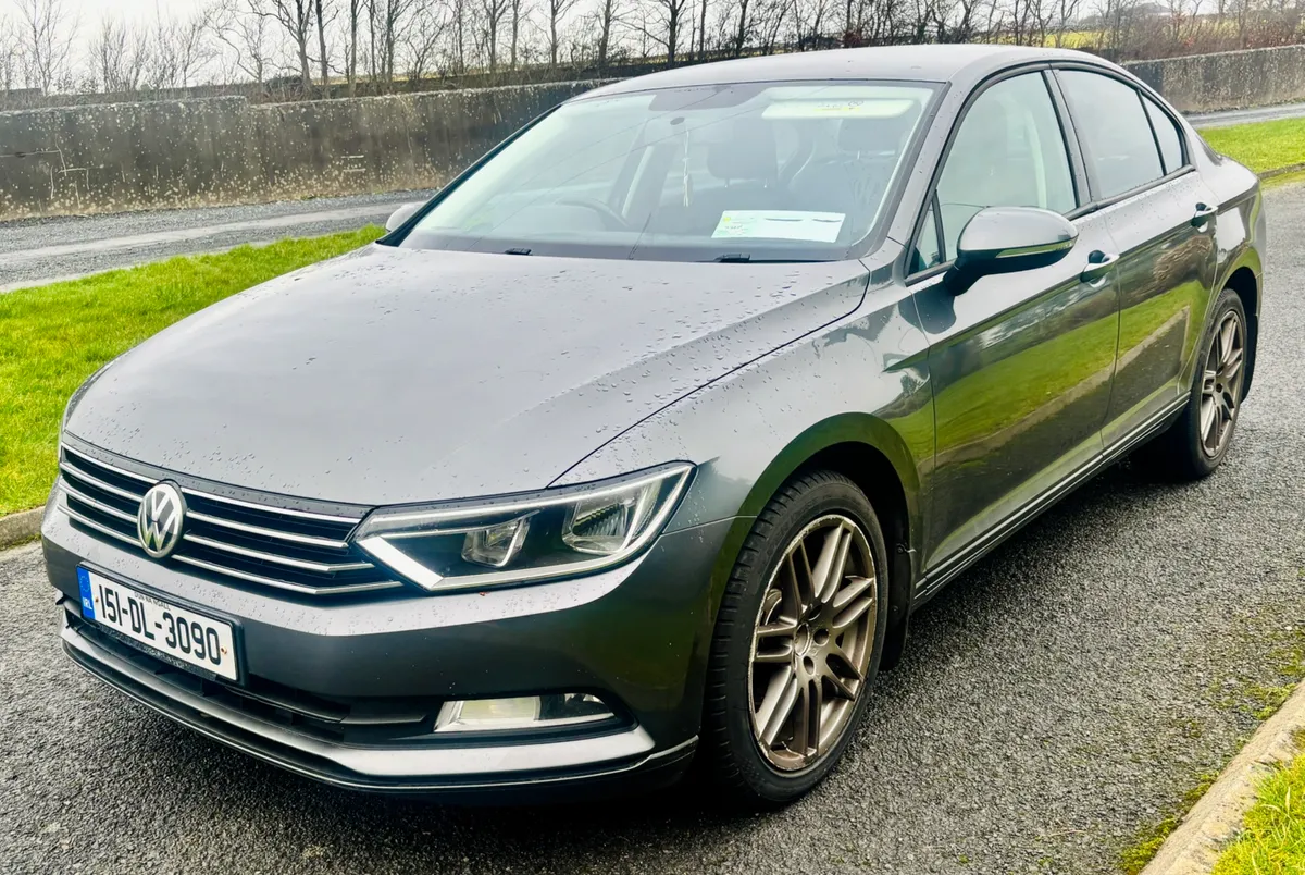 2015 VOLKSWAGEN PASSAT IMMACULATE - Image 1