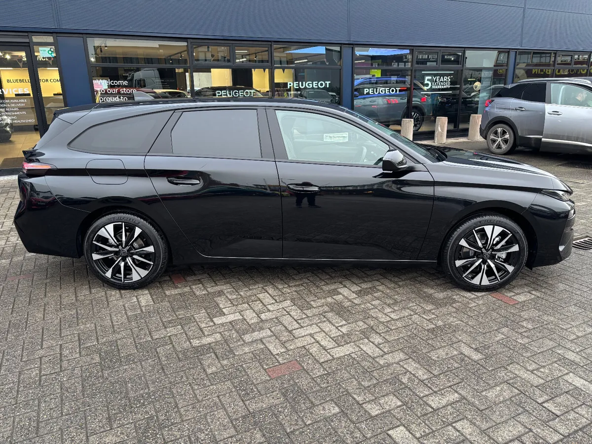 2026 Peugeot 308 SW Allure Hybrid - Image 3
