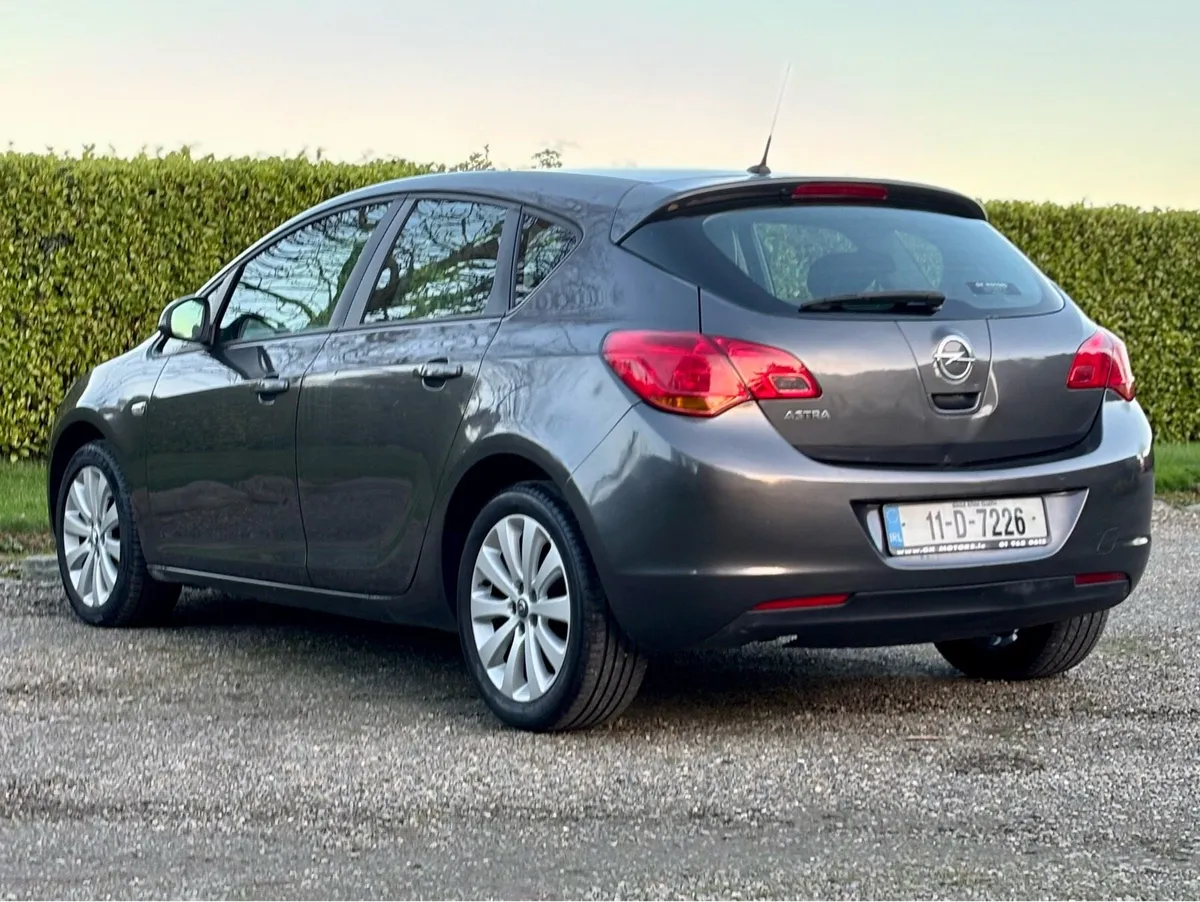 11 Opel Astra Low Kms Tested Nice Spec - Image 2