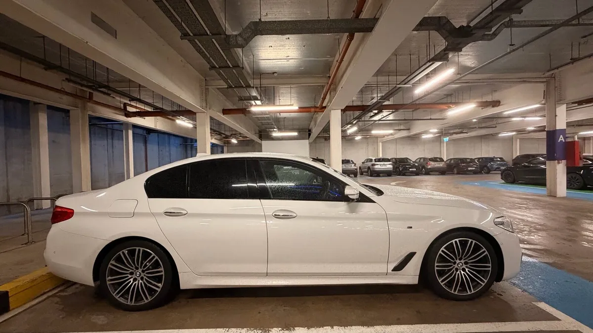 BMW 5 Series 523D M Sport huge spec low kms 190bhp - Image 4