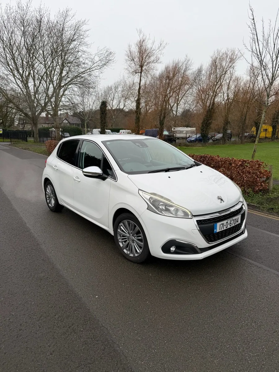 Peugeot 208 - Image 1