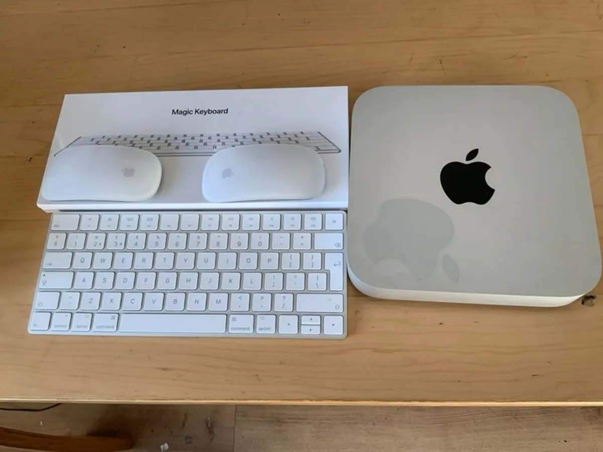 Mac Mini M1, mouse and keyboard