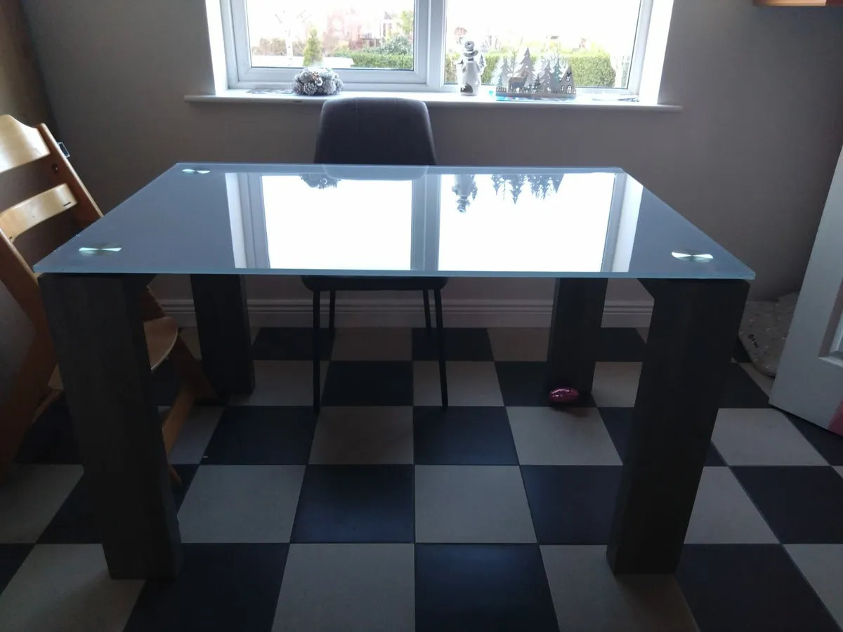 Kitchen table - Image 2