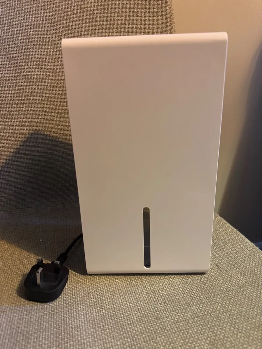 Compact Dehumidifier – Perfect for Small Rooms - Image 4