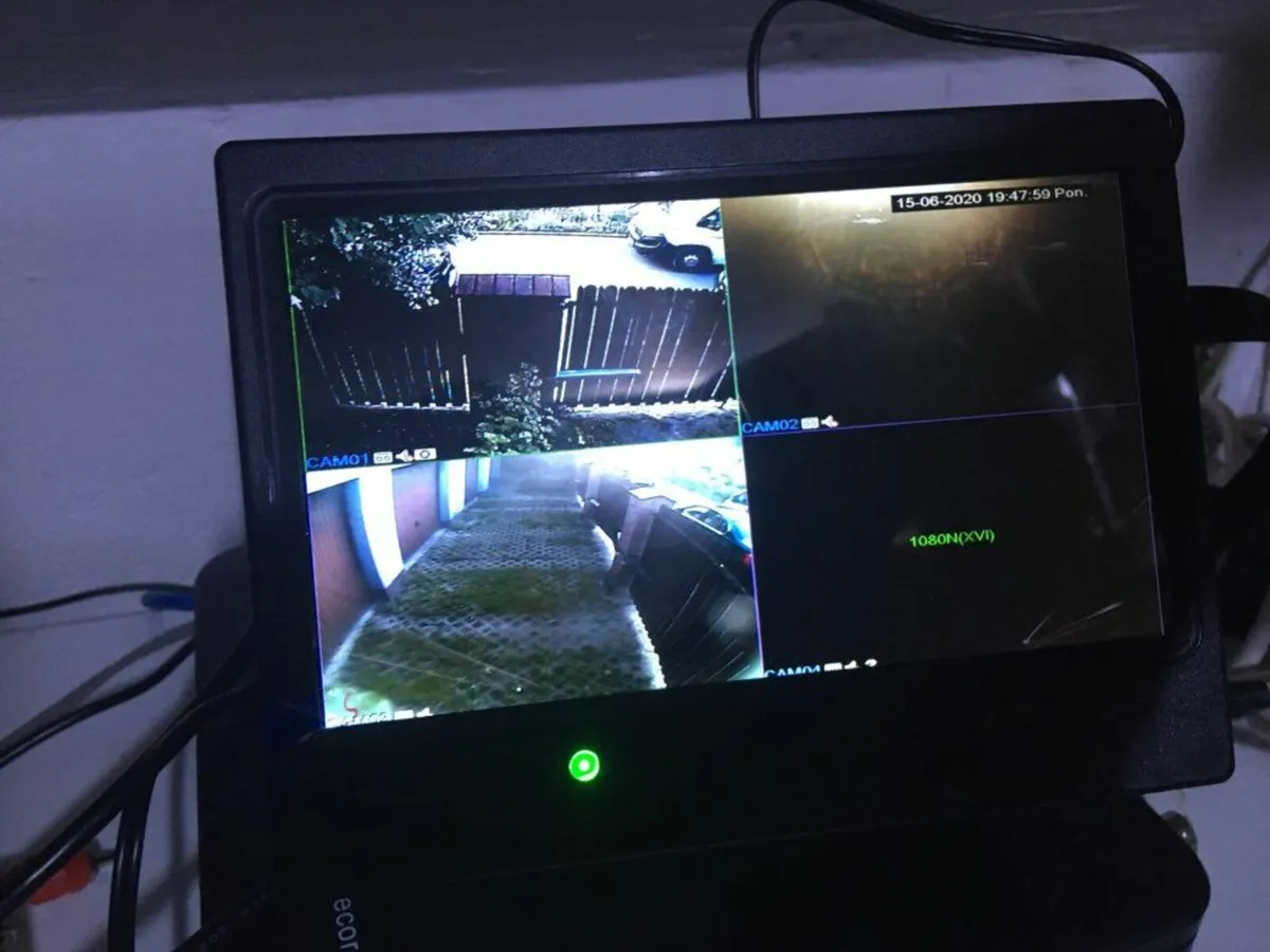 7" CCTV monitor HDMI VGA RCA - Image 1