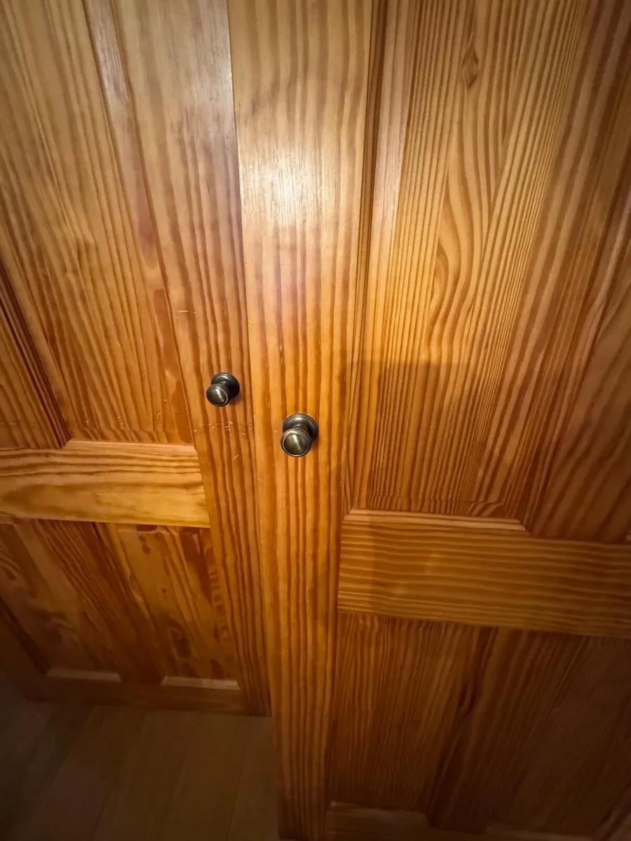 Solid wooden doors - Image 1