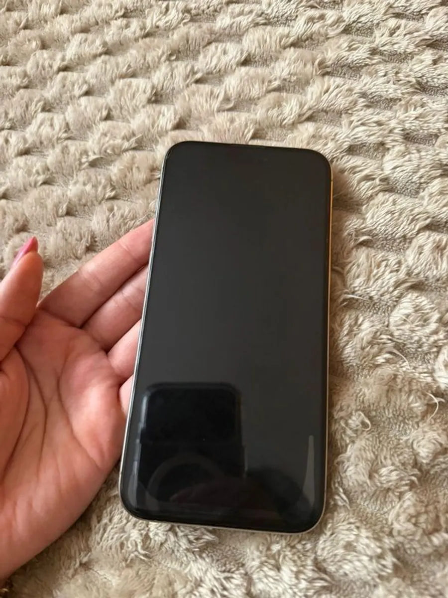 Iphone - Image 2