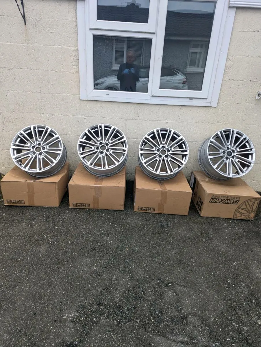 4 x Audi A6 Alloys - Image 1