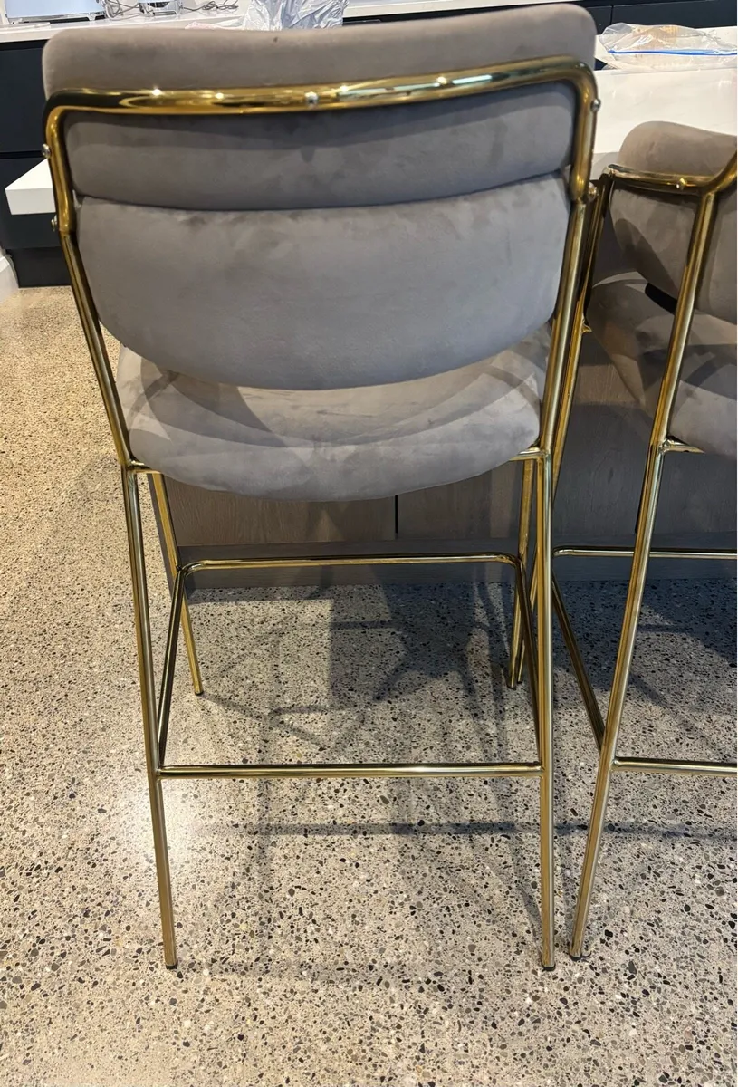 Kitchen island stools - Image 4