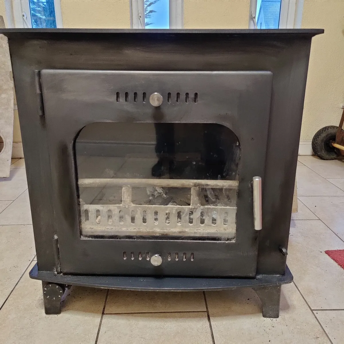 Boru 30kW stove with back boiler - Image 1