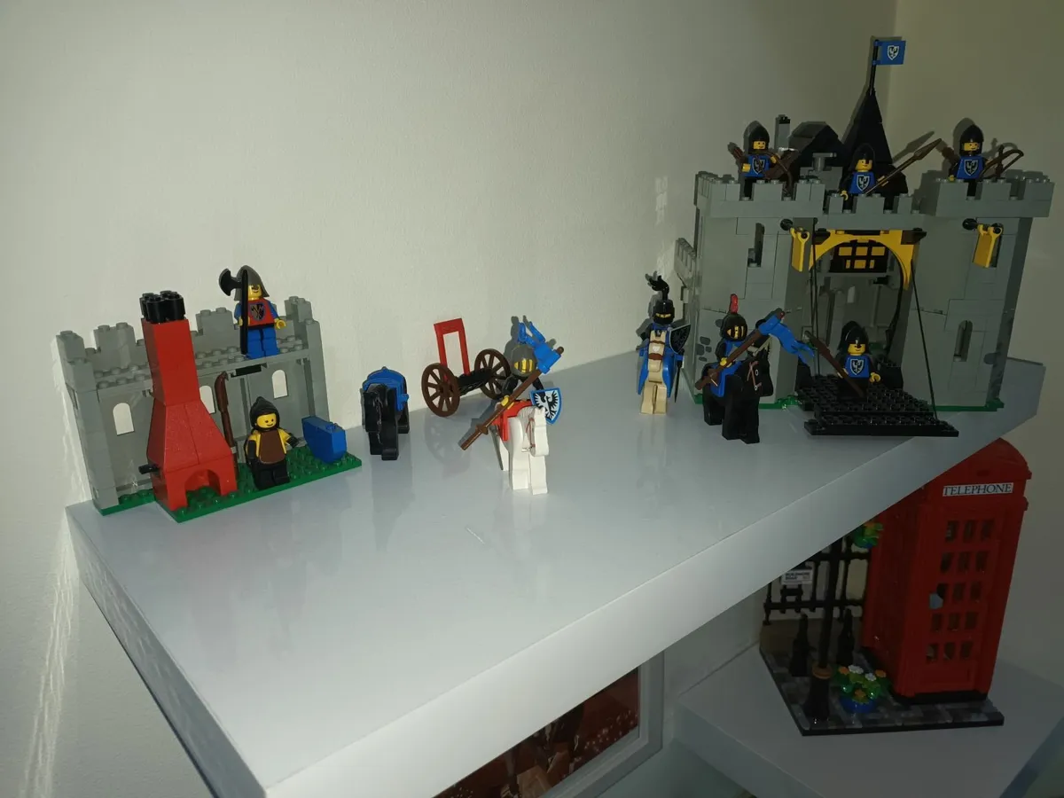 Vintage lego 6074 + 6040 - Image 2