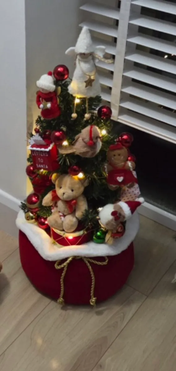 Christmas tree and decorations - Image 1