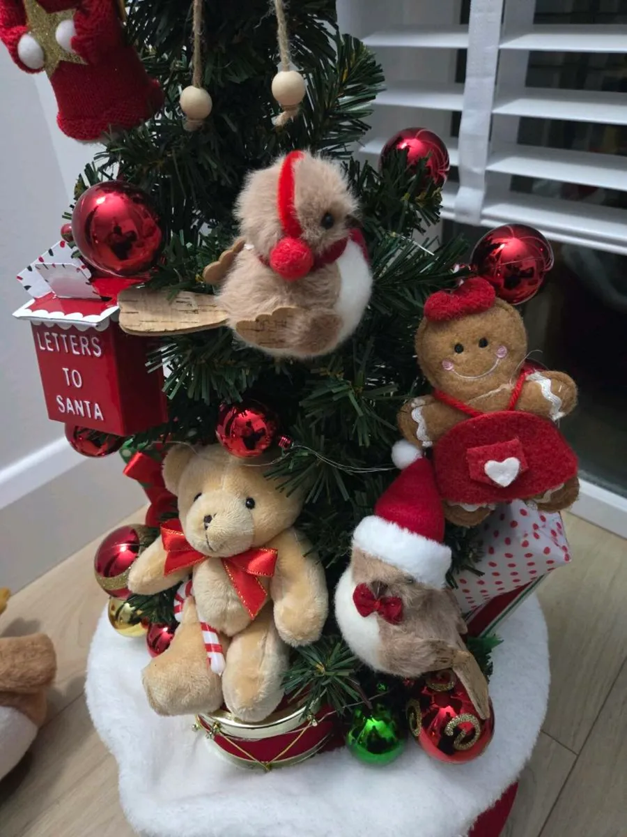 Christmas tree and decorations - Image 2